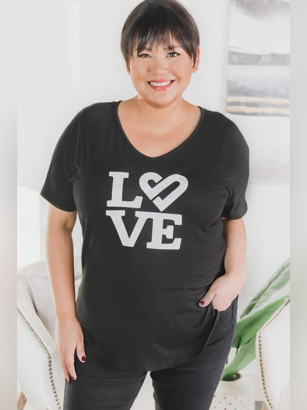 LOVE Tee 🍒 Black, Size Small **Excellent Condition